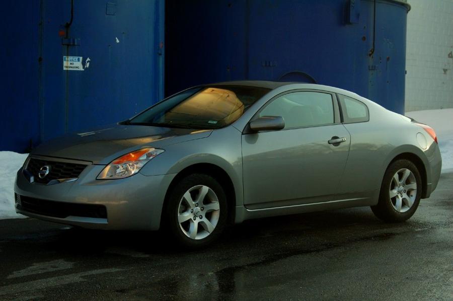  Nissan Altima Coupe 2.5S 2008 года  (фото 40 из 50)